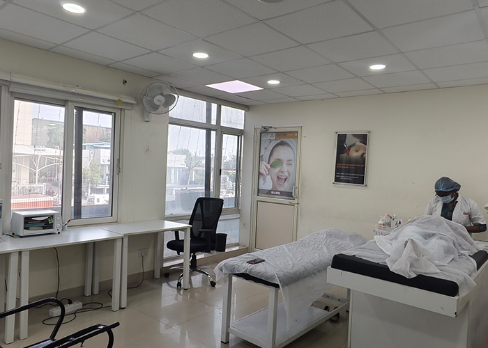 Skincare classroom at VLCC Chromepet with a student learning hands-on facial
                     treatment.